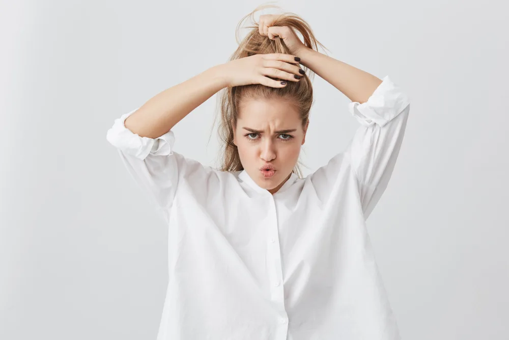 Чому болить шкіра на голові